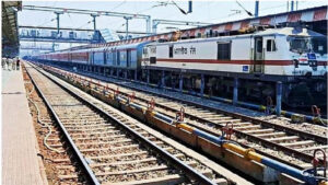 National : फर्जी आधार से यात्रा करने वालों की खैर नहीं