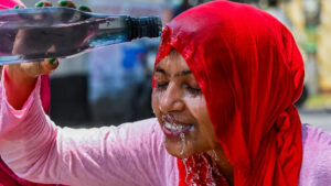 Weather : यूपी में भीषण गर्मी जारी, पूर्वी यूपी में मौसम में बदलाव के संकेत
