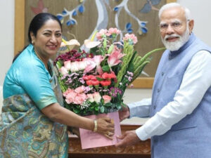 Delhi : पीएम मोदी से मिली सीएम रेखा, दिल्ली के विकास पर चर्चा
