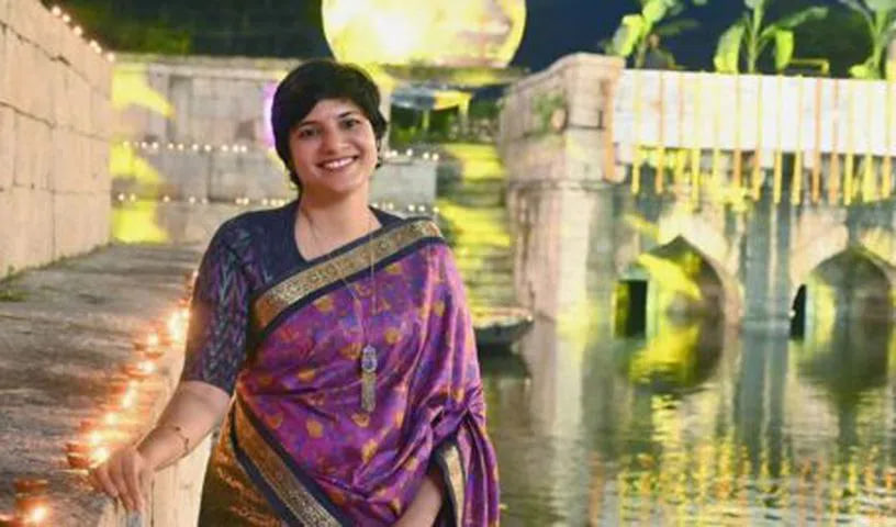 हरिचंदन ने हैदराबाद और प्रवीण्या ने संगारेड्डी कलेक्टर का पदभार संभाला