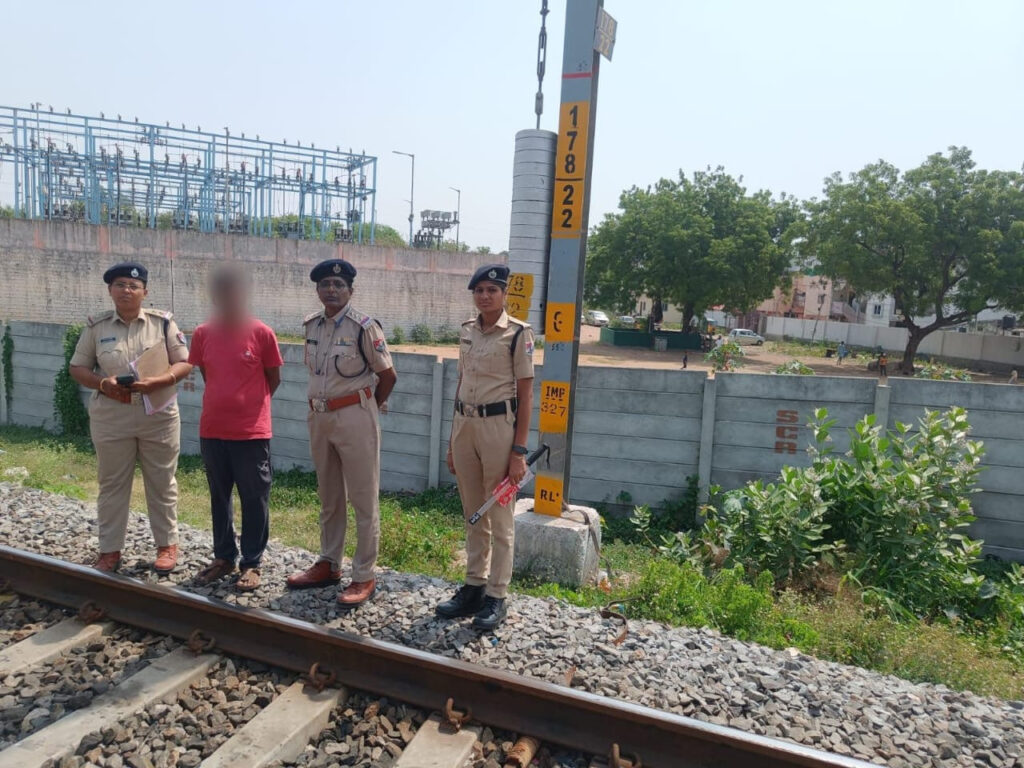 SCR: ट्रेनों पर पथराव करने वाले उपद्रवियों के खिलाफ कड़ी कार्रवाई