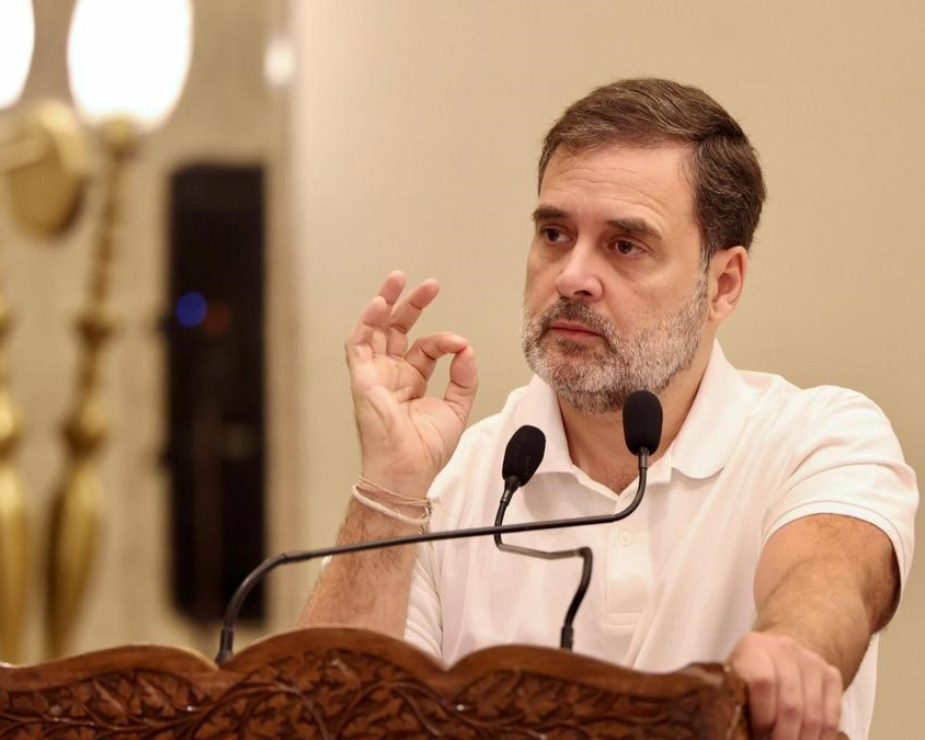 Rahul Gandhi का ‘जूता विवाद’: सीएम मोहन यादव ने लगाई फटकार