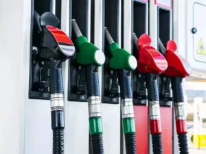 Petrol की मांग में उछाल, Diesel की बिक्री में गिरावट