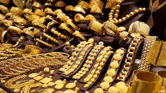 Gold Price Today: सोने की कीमत में हल्का बदलाव, जानें आज का रेट