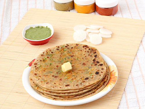 Mullangi Paratha Recipe: सर्दियों में गर्मागर्म मूली पराठा