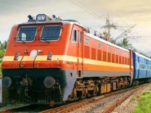 Railway : यात्रियों की बढ़ीं मुश्किलें, जून-जुलाई में कैंसिल हुई दर्जनों ट्रेनें
