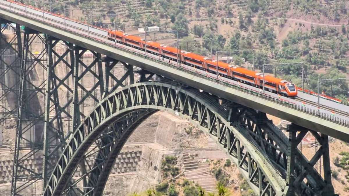 Katra-Srinagar Vande Bharat ट्रेन सुपरहिट, टिकट फुल