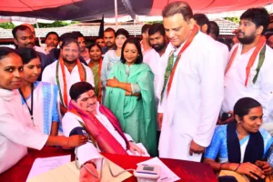 GHMC: जीएचएमसी कर्मचारियों के चिकित्सा शिविर में पहुंचे प्रभारी मंत्री