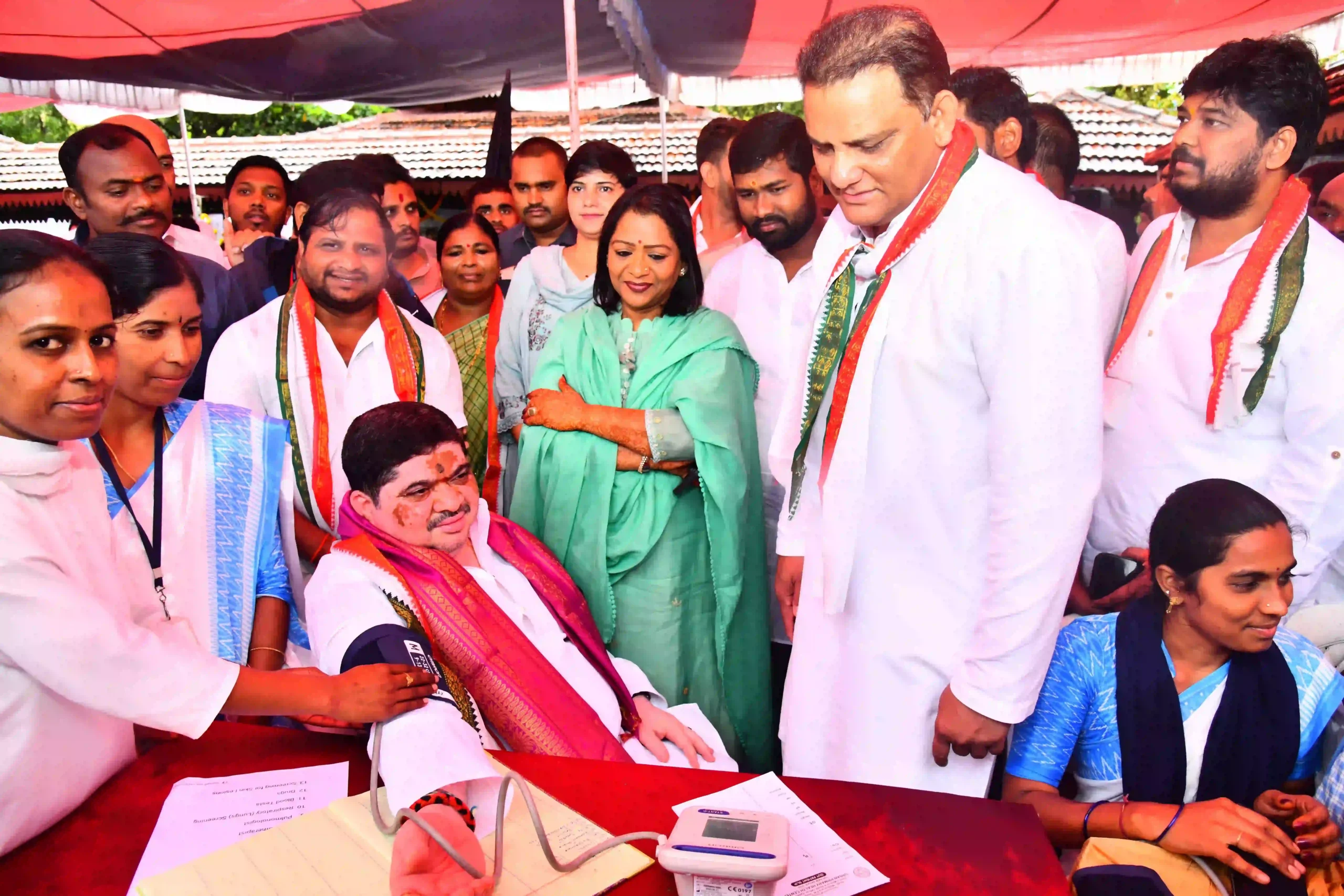 जीएचएमसी कर्मचारियों के चिकित्सा शिविर में पहुंचे प्रभारी मंत्री