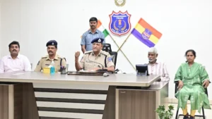 Hyderabad : जन नाट्य मंडली के संस्थापक संजीव और पत्नी दीना ने किया आत्मसमर्पण