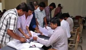 Engineering Admission : अधिक योग्यता, कम सीटें, लड़कियां लड़कों से पीछे