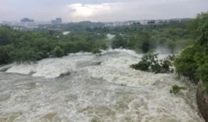 Hyderabad : दो जलाशयों में पानी का प्रवाह हुआ तेज
