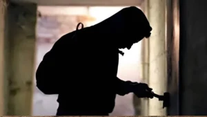 Crime : भोईगुडा में चोरों ने घर से सोना, नकदी और गैजेट लूटे