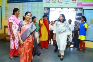Nalgonda : जिला कलेक्टर इला त्रिपाठी का आवासीय विद्यालयों का तूफानी दौरा