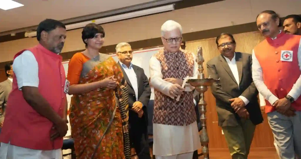 Doctors’ Day : हमें चिकित्सा के क्षेत्र में वाणिज्य से करुणा की ओर बढ़ना चाहिए: राज्यपाल
