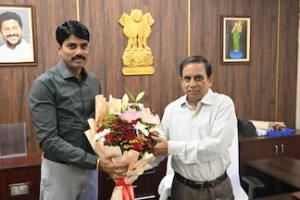 visite: मुख्य निर्वाचन अधिकारी ने ईवीएम गोदाम का दौरा किया