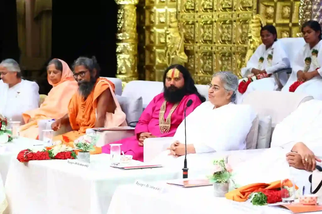 Nine Daughters: नौ बेटियों ने पकडी अध्यात्म की राह, समाजसेवा में अर्पित किया जीवन