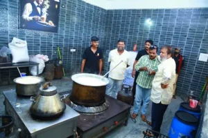 Inspection: स्वास्थ्य मंत्री ने होटल का औचक निरीक्षण किया