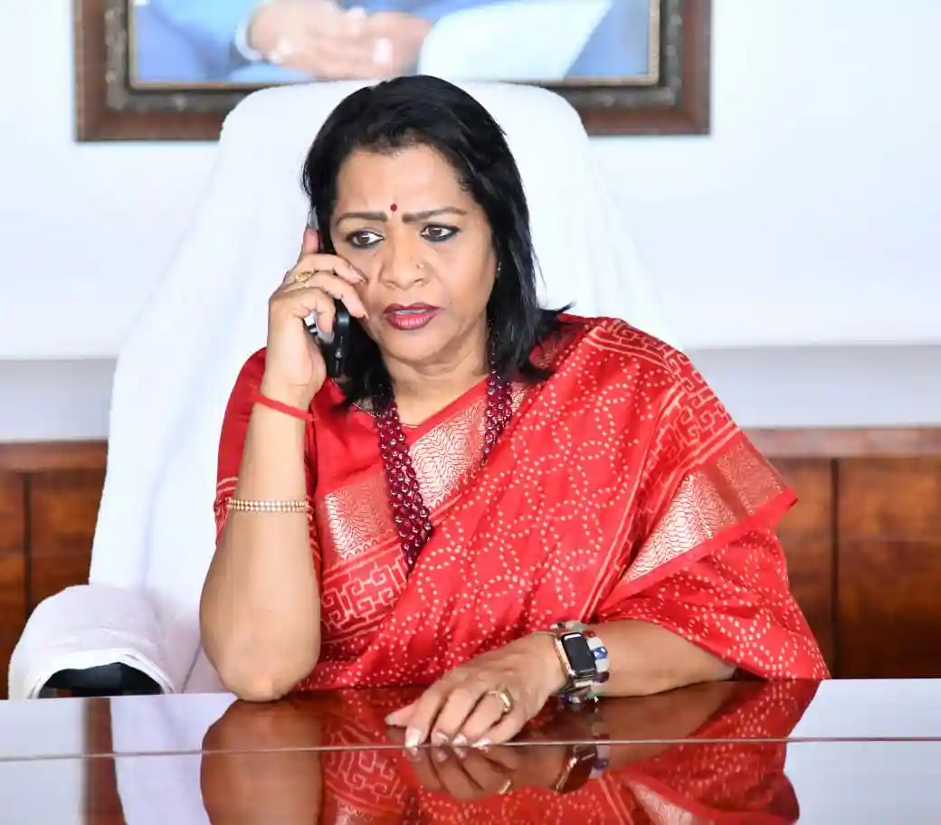 महापौर का जीएचएमसी अधिकारियों को सतर्क रहने का निर्देश