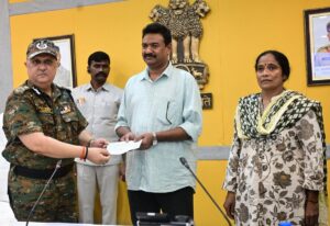 Top Maoist: माओवादी शीर्ष नेता कमलेश ने पत्नी समेत आत्मसमर्पण किया