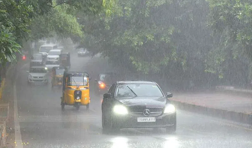 भारी बारिश