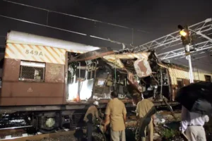 Mumbai Local Bomb Blast: सुप्रीम कोर्ट ने बॉम्बे हाई कोर्ट का आदेश पलटा