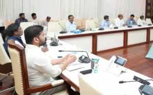 CM: सीएम ने उद्योग जगत की माँगों के अनुरूप पाठ्यक्रम डिज़ाइन की वकालत की