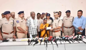 Peddapalli : वरिष्ठ माओवादी दंपत्ति ने रामागुंडम पुलिस के समक्ष किया आत्मसमर्पण