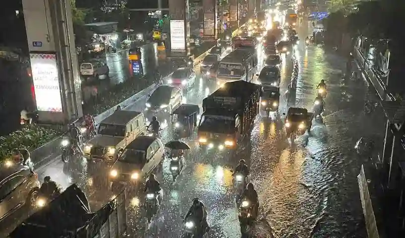 Rain : मानसून के जोर पकड़ने से हैदराबाद में व्यापक बारिश