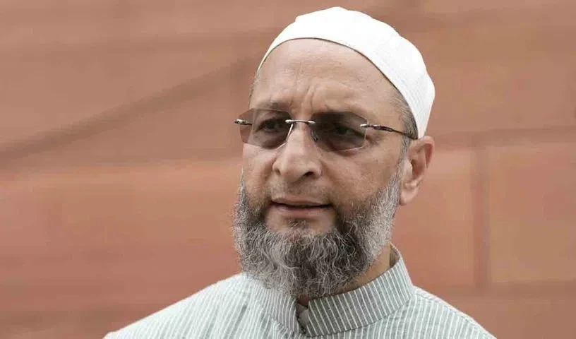 Politics : ओवैसी ने जीएचएमसी से मैकेनिकल स्वीपिंग का काम फिर से शुरू करने का आग्रह किया