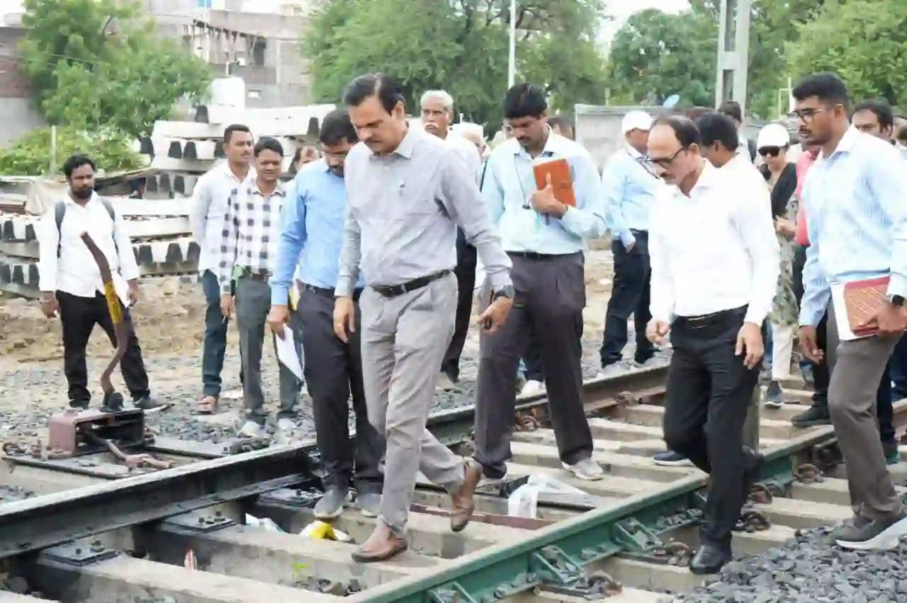 जीएम ने एच.एस. नांदेड़-सिकंदराबाद खंड का निरीक्षण किया
