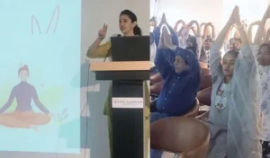 Health : स्वास्थ्य कर्मियों के लिए योग सत्र के साथ मनाया आत्म-देखभाल दिवस