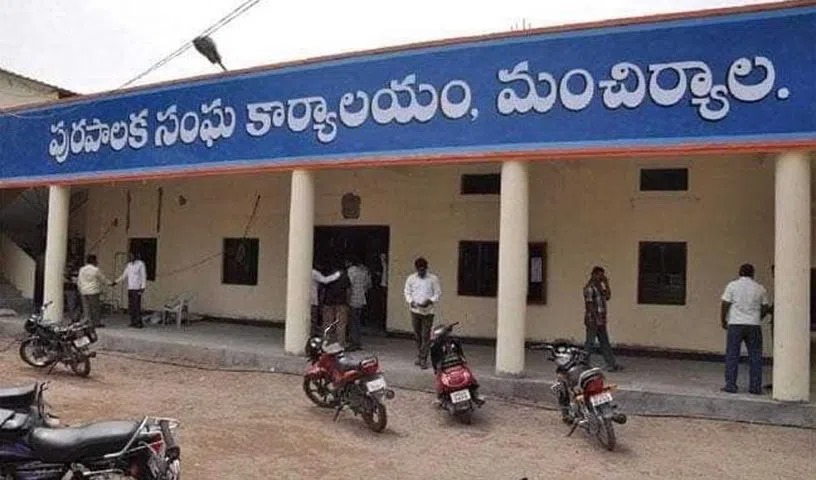 Hyderabad: मंचेरियल के अधिकारी राजनीतिक हस्तक्षेप के कारण काम करने को तैयार नहीं