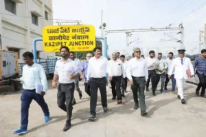 SCR: महाप्रबंधक ने रेलवे निर्माण इकाई में कार्यों की प्रगति की समीक्षा की