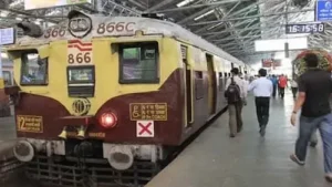 Mumbai : सरकारी कर्मचारियों को मुंबई लोकल में नहीं खाने होंगे धक्के