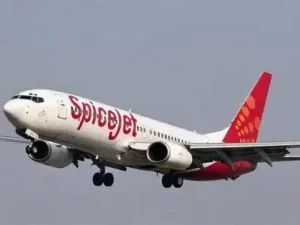 Mumbai : मुंबई से दुबई जाने वाली स्पाइसजेट फ्लाइट में तकनीकी खराबी