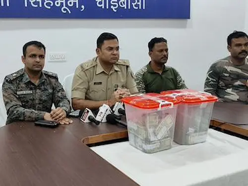 नक्सलियों को बड़ा झटका