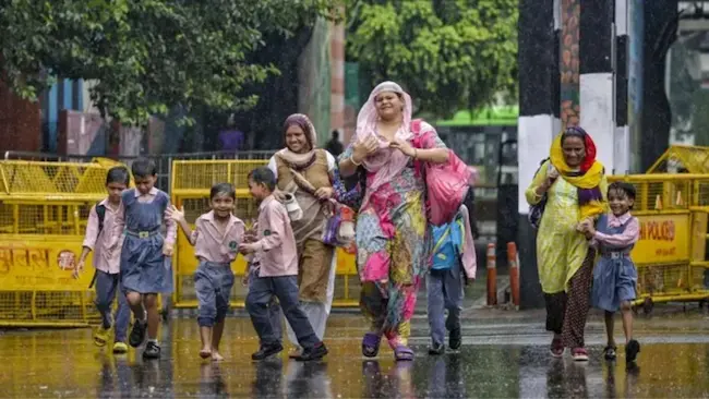 Rain Alert : दिल्ली, UP-बिहार में मूसलाधार, इन राज्यों में भी बरसेगा मेघ