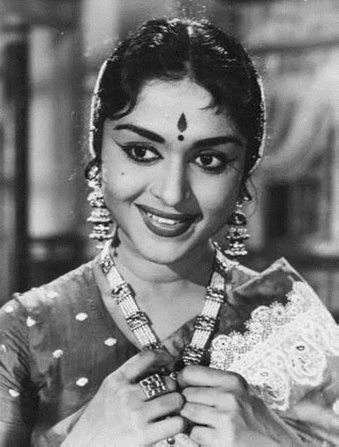 B. Saroja Devi: साउथ अभिनेत्री बी सरोजा देवी का निधन