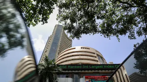 Share Market Opening: सेंसेक्स और निफ्टी में गिरावट जारी