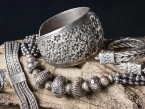 Silver Rate : चांदी 1,10,300 के ऑल टाइम हाई पर पहुंची