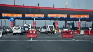New Tolls : नेशनल हाईवे पर आधा देना होगा टोल, 50% की मिलेगी छूट