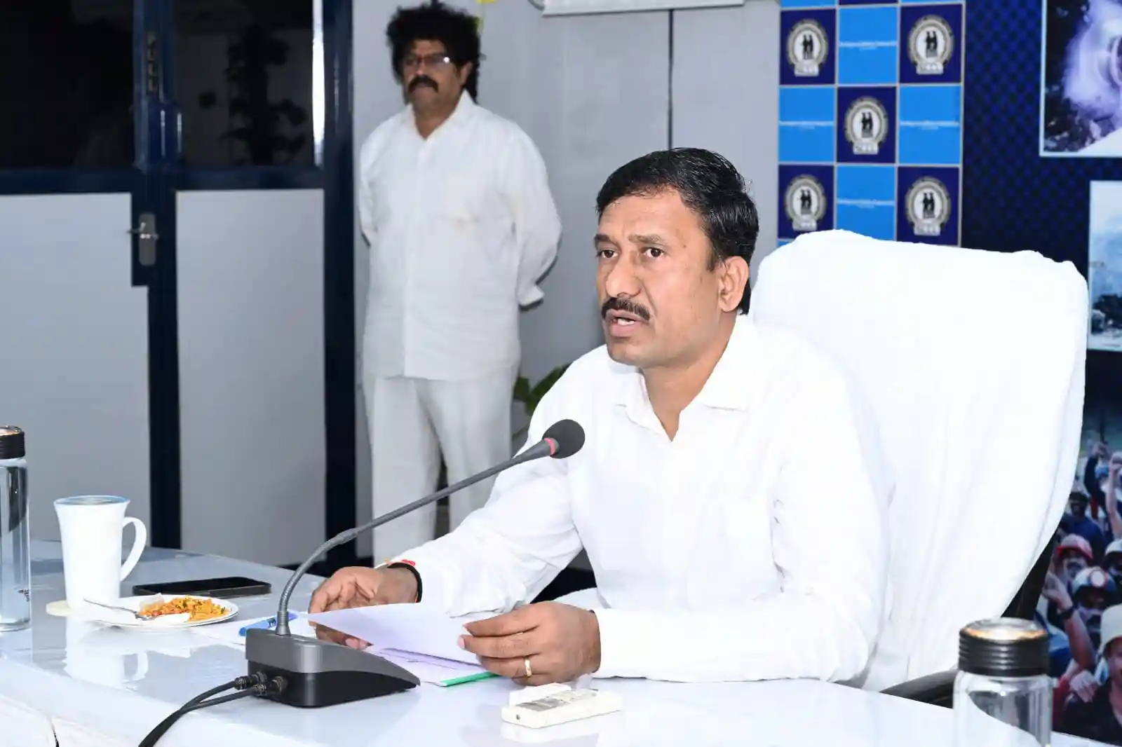 सौर संयंत्र निर्माण को लेकर सिंगरेणी अध्यक्ष ने दे डाली चेतावनी