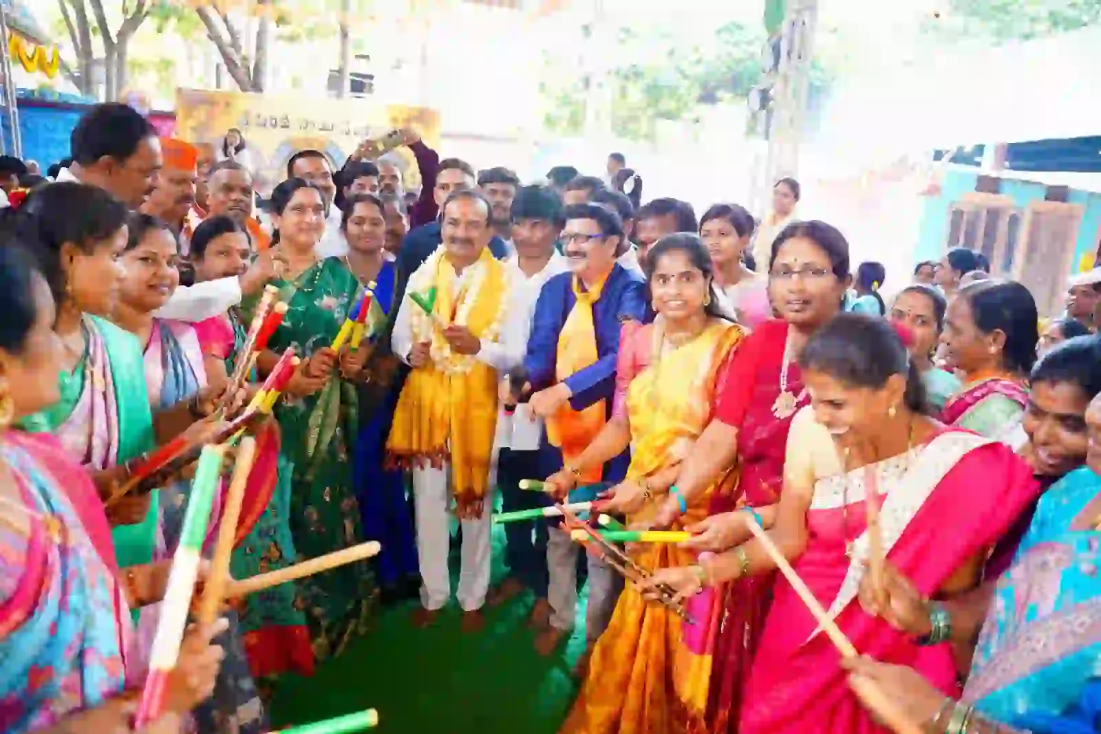 ईटेला ने लोगों से मानवीय मूल्यों की रक्षा का आग्रह किया