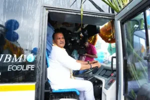 BUS: इस मौके पर मंत्री ने चलाई सरकारी बस