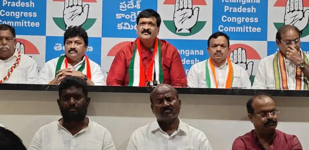 Congress : पूर्व विधायक हनुमंत राव के बयान से मची सनसनी, पूर्व मंत्री को ठहराया महिला पत्रकार की आत्महत्या का जिम्मेदार