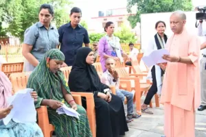 Public: जनता की हर समस्या का कराएंगे समाधान : सीएम योगी