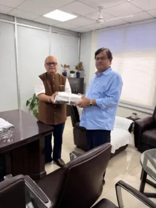 Commission : न्यायमूर्ति पीसी घोष आयोग ने सरकार को कालेश्वरम रिपोर्ट सौंपी