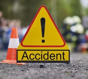 Maharashtra : पुल से नदी में गिरी बस, कई लोगों के मरने कि आशंका