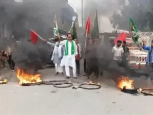 Bihar : वोटर वेरिफिकेशन को लेकर महागठबंधन का बिहार बंद, पटना में नेशनल हाईवे जाम